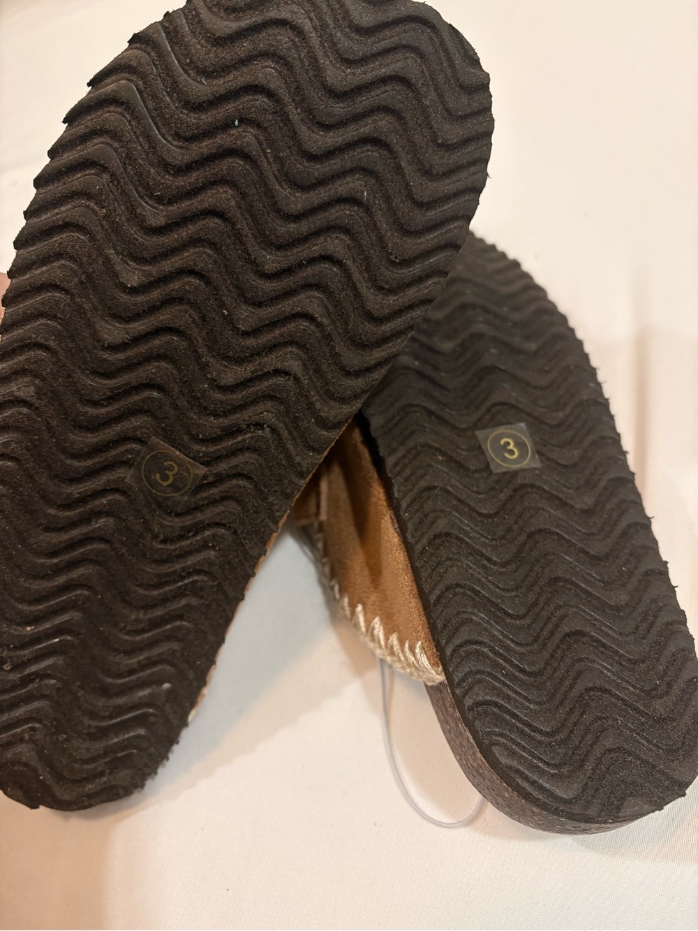 Olivia and Kate Kids' Brown Suede Slip-On Clogs Size 3 - New - Picture 3 of 7